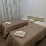 Zeus Rondinella 招待所 *